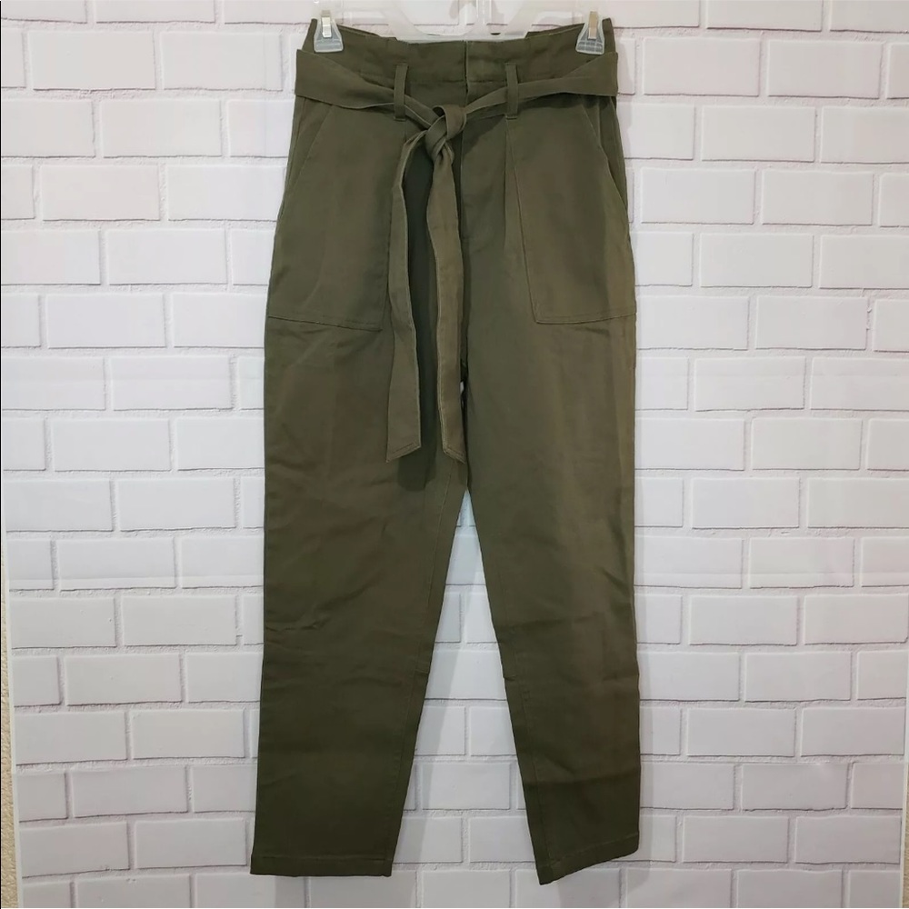 Lulu’s olive green belted paper bag style high waisted ankle pants